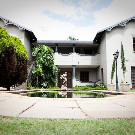 ホテル The Gables Middelburg Mpu エクステリア 写真